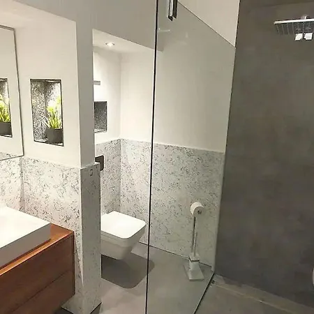 شقة Musikviertel Zentrum Sued - Zentral Und Dennoch Ruhig لبسيا